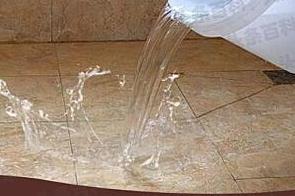 麻江漏水维修 免砸砖防水材料该如何施工